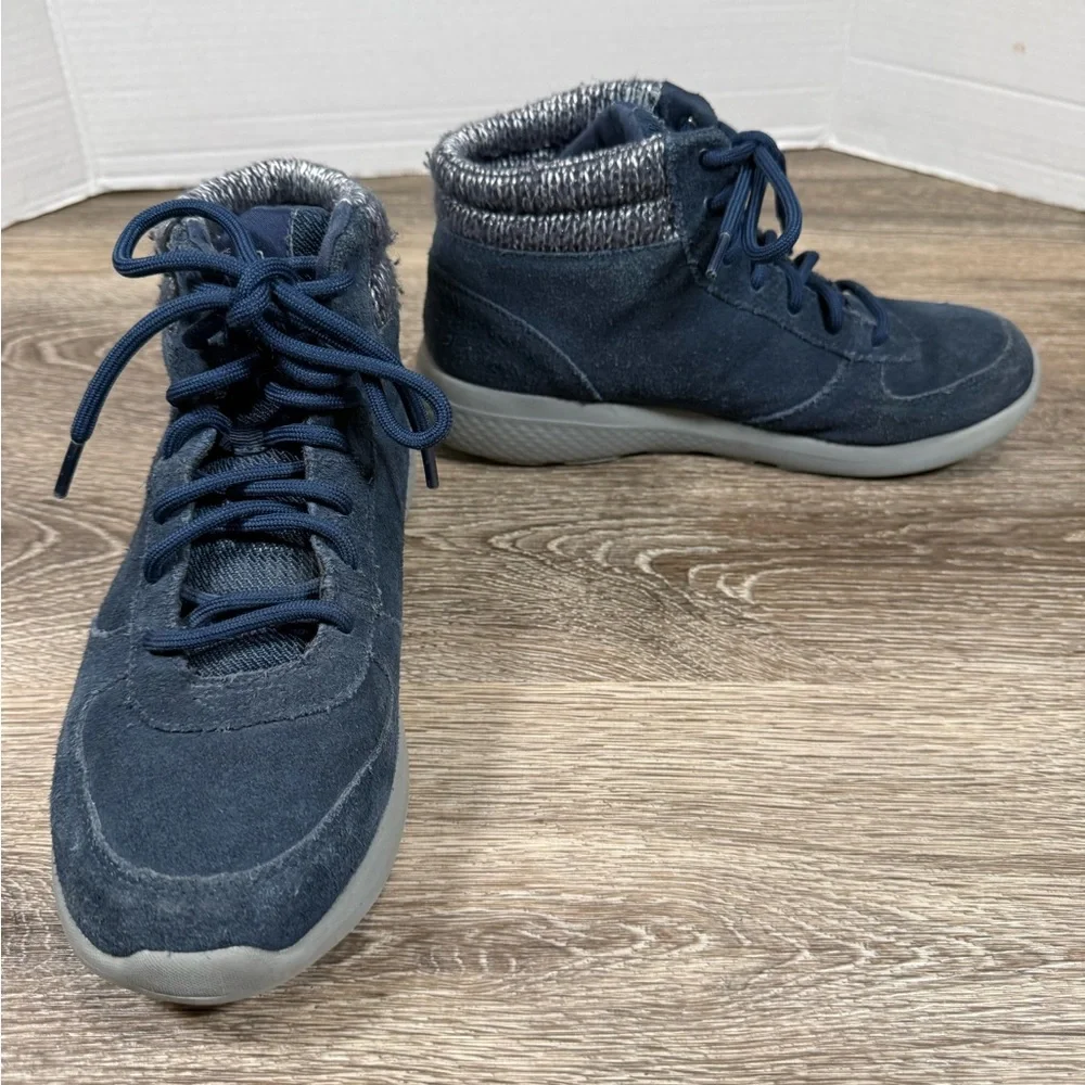 Skechers On The Go Shoes Womens 7.5 Navy Blue Suede Leather Boots Hi-Top Sneaker